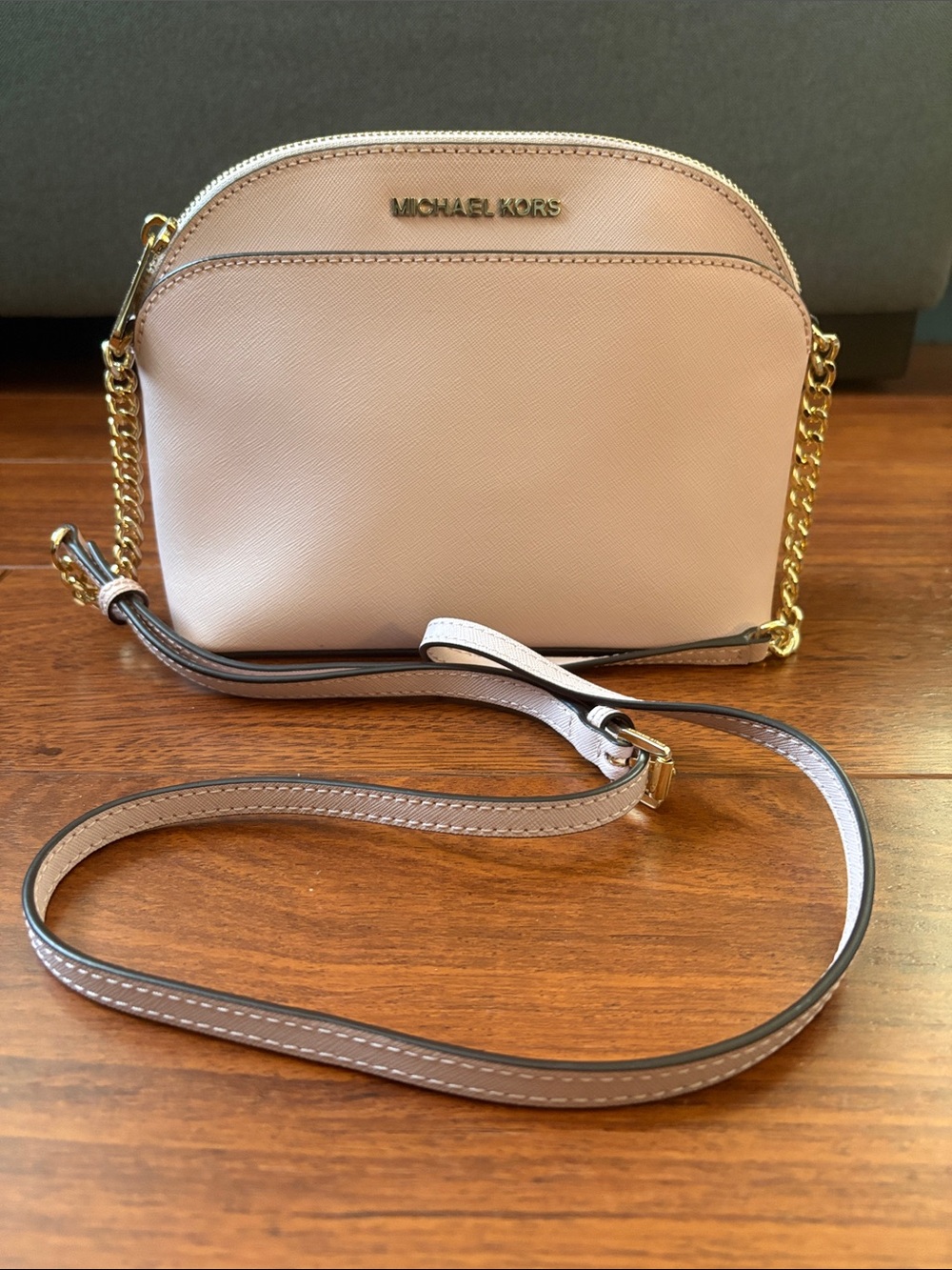 Michael Kors Jet Set Medium Dome Crossbody Bag